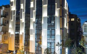 Izz Otel